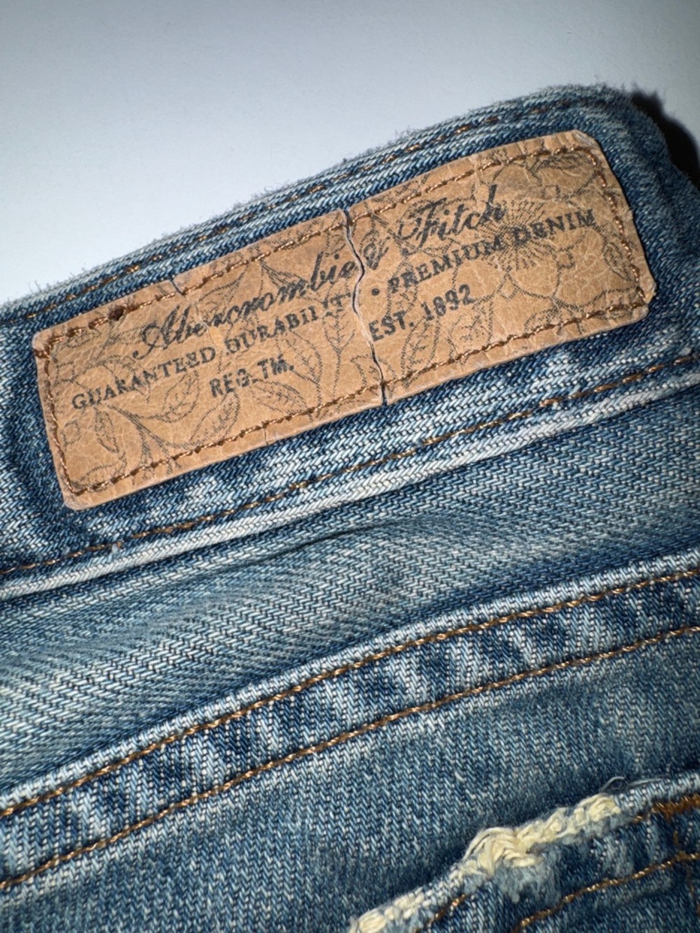 Vintage Women’s Low Rise Flared Abercrombie and Fitch Jeans size 8 - Picture 8 of 9